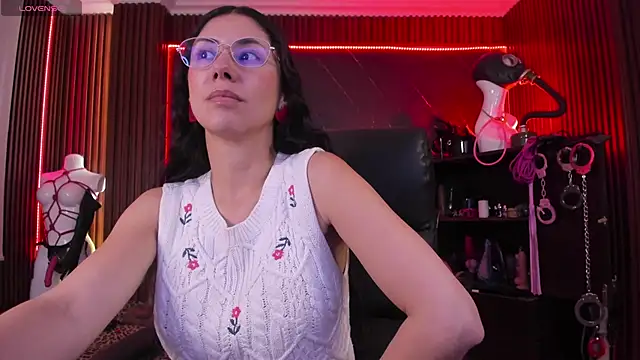 XiaQueen online show from November 2025 08:31:02 PM