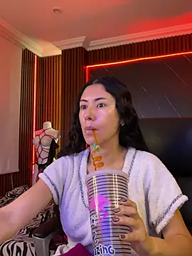 XiaQueen online show from November 2025 11:25:02 AM