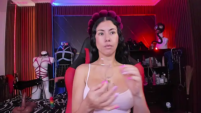 XiaQueen online show from April 2026 11:58:01 AM