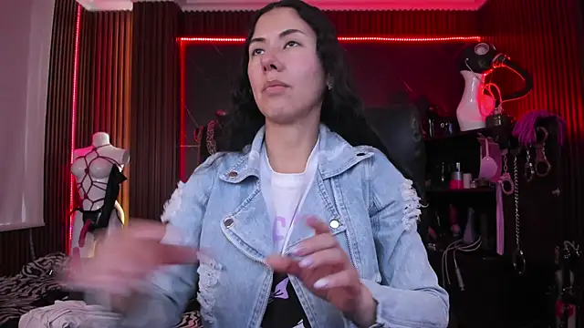 XiaQueen online show from November 2025 08:25:02 PM