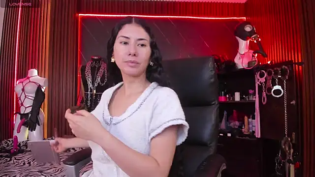 XiaQueen online show from December 2025 01:16:02 PM