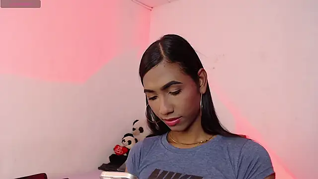 Alissemasiel online show from December 2025 07:31:01 PM