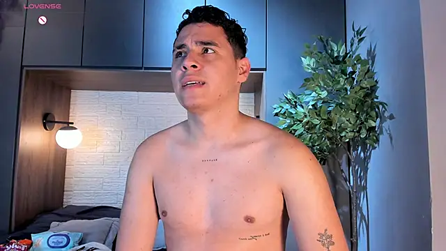 Snapshot of Gabriell_ramirez chatting on November 2025 10:13:01 PM Gabriell ramirez online show from November 2025 10:13:01 PM