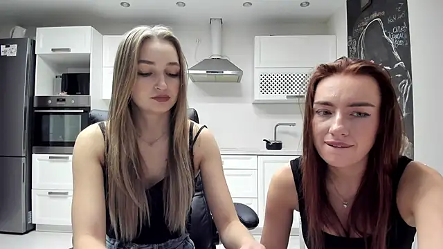 lisenok online show from November 2025 10:15:01 PM