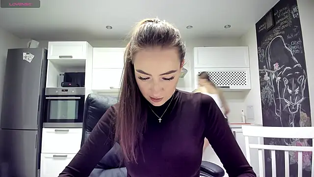 lisenok online show from April 2026 07:42:02 PM