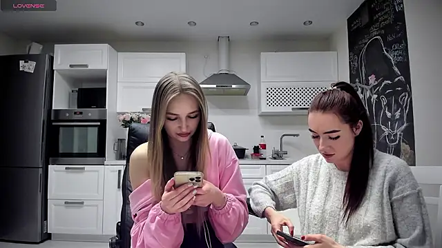 lisenok online show from March 2026 09:54:01 PM