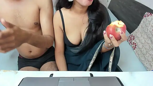 Queen Couple online show from November 2025 05:08:01 AM