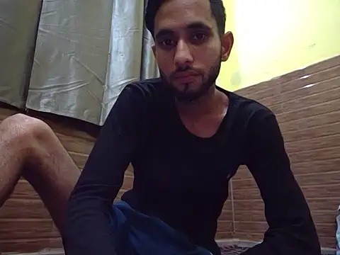 Snapshot of Queen_Couple chatting on March 2025 04:14:01 PM Queen Couple online show from March 2025 04:14:01 PM