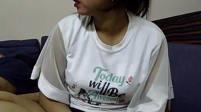 Snapshot of Queen_Couple chatting on March 2025 10:24:02 AM Queen Couple online show from March 2025 10:24:02 AM