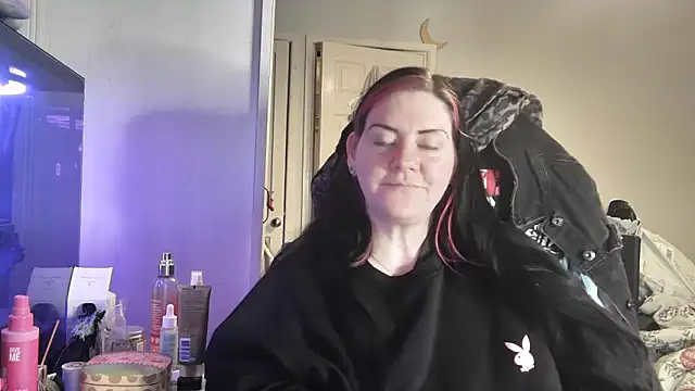 AureliaXOX online show from November 2025 04:52:02 PM