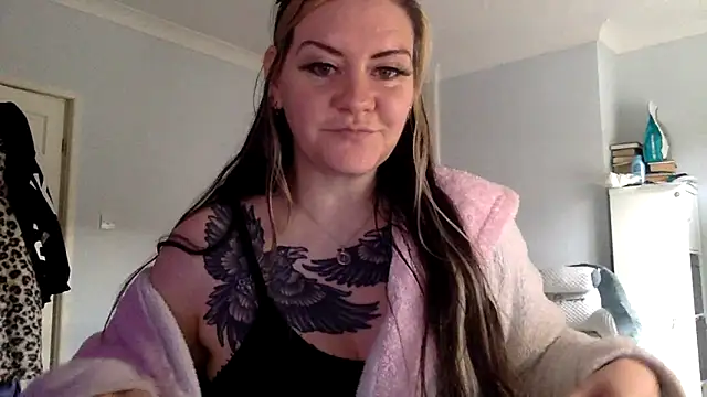 Snapshot of AureliaXOX chatting on February 2025 02:21:01 PM AureliaXOX online show from February 2025 02:21:01 PM