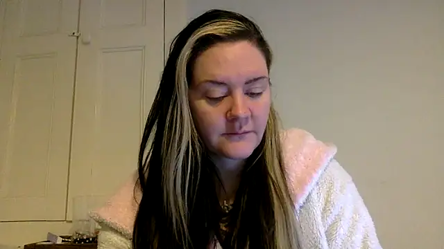 Snapshot of AureliaXOX chatting on February 2025 09:20:02 AM AureliaXOX online show from February 2025 09:20:02 AM