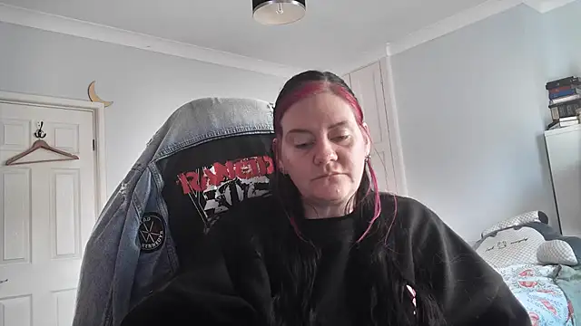 AureliaXOX online show from October 2025 01:54:01 PM