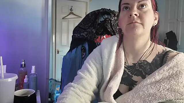 AureliaXOX online show from November 2025 09:42:02 AM