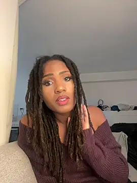 Aurianne online show from November 2025 01:45:02 PM