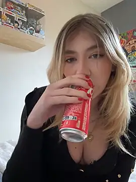 Snapshot of angeleyezlolita chatting on February 2025 02:38:02 PM angeleyezlolita online show from February 2025 02:38:02 PM