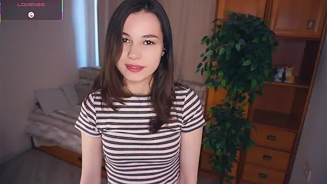 Snapshot of EleneBrach chatting on September 2025 06:14:01 AM EleneBrach online show from September 2025 06:14:01 AM