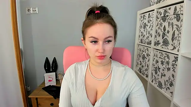 DonnaCam online show from April 2026 08:46:02 PM