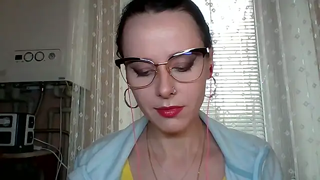 LuminousLady online show from September 2025 01:18:01 PM