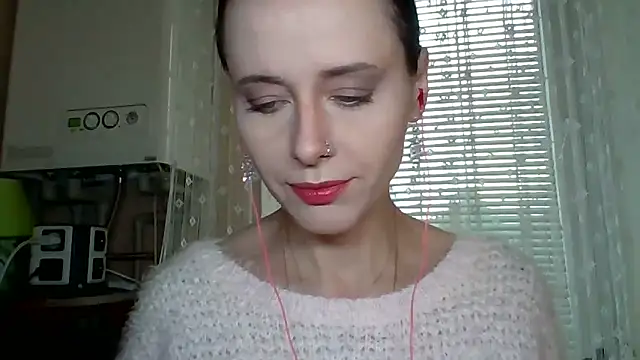 LuminousLady online show from October 2025 01:01:02 PM