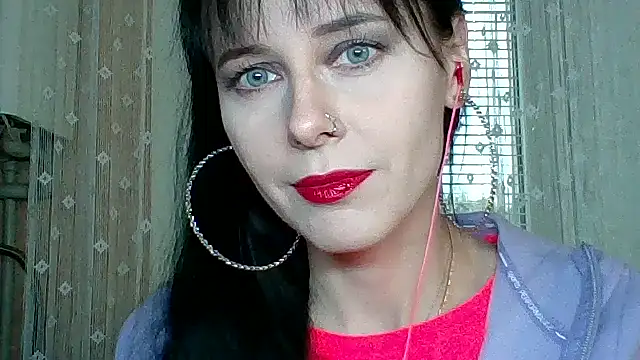 LuminousLady online show from October 2025 01:34:01 PM