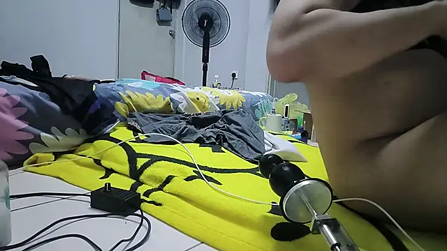 Raymond1308 online show from November 2025 10:10:01 PM