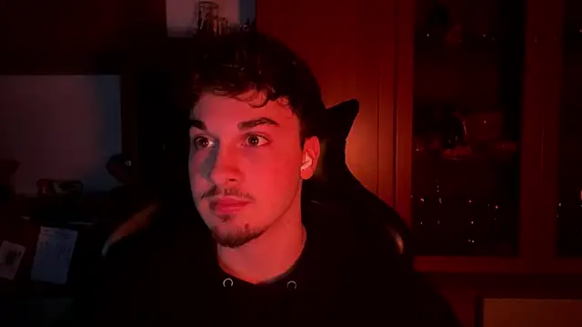 Snapshot of NaplesGuy04 chatting on February 2025 10:58:01 PM NaplesGuy04 online show from February 2025 10:58:01 PM