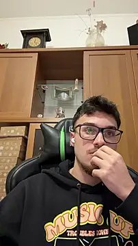 Snapshot of NaplesGuy04 chatting on January 2026 04:10:01 PM NaplesGuy04 online show from January 2026 04:10:01 PM