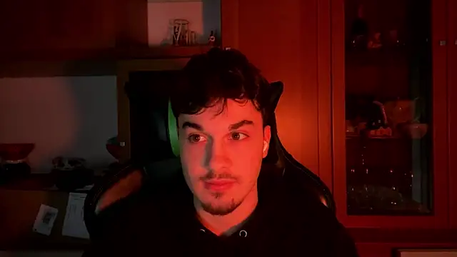 Snapshot of NaplesGuy04 chatting on February 2025 04:20:01 PM NaplesGuy04 online show from February 2025 04:20:01 PM