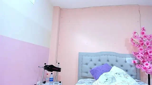 littletammy4u  online show from November 2025 12:42:02 PM