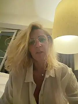 SweetAnia  online show from July 2026 08:42:02 PM