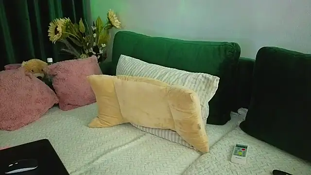SweetAnia  online show from June 2026 07:57:02 PM