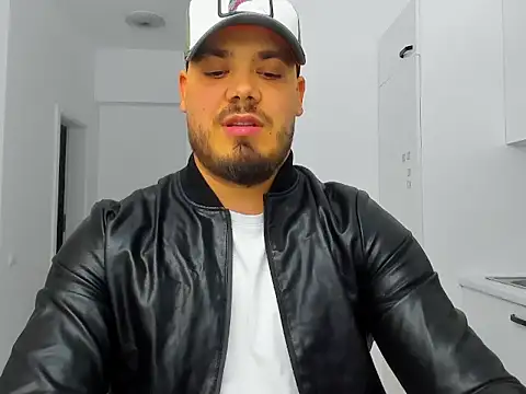 Snapshot of ZackMasterss chatting on October 2025 07:35:02 PM ZackMasterss online show from October 2025 07:35:02 PM