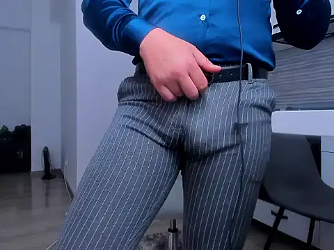 ZackMasterss online show from April 2026 07:20:01 PM