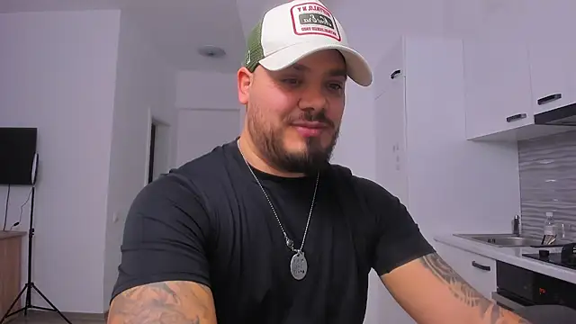 Snapshot of ZackMasterss chatting on December 2025 10:48:01 PM ZackMasterss online show from December 2025 10:48:01 PM