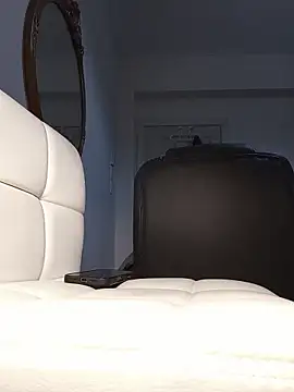 aleds17668 online show from April 2026 05:32:02 AM