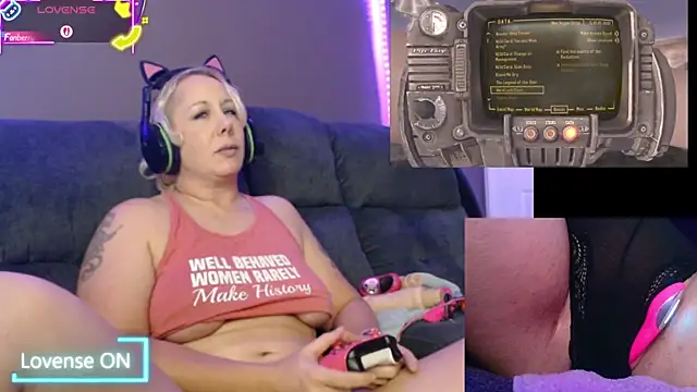 Snapshot of Trixiekittycutie chatting on September 2025 06:45:02 PM Trixiekittycutie online show from September 2025 06:45:02 PM