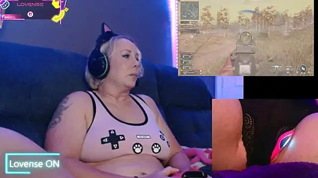 Snapshot of Trixiekittycutie chatting on September 2025 01:23:01 AM Trixiekittycutie online show from September 2025 01:23:01 AM