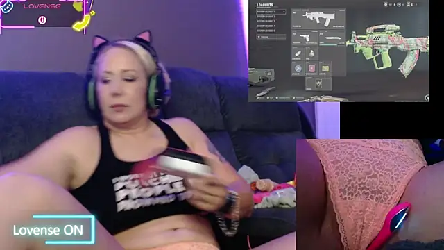 Snapshot of Trixiekittycutie chatting on September 2025 02:17:01 AM Trixiekittycutie online show from September 2025 02:17:01 AM