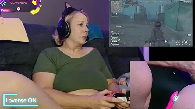 Snapshot of Trixiekittycutie chatting on October 2025 01:17:01 AM Trixiekittycutie online show from October 2025 01:17:01 AM