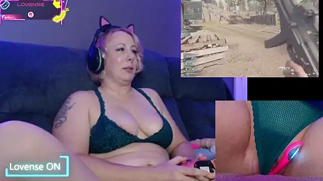 Snapshot of Trixiekittycutie chatting on October 2025 12:23:02 AM Trixiekittycutie online show from October 2025 12:23:02 AM