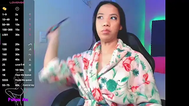 SallyWhitee online show from November 2025 04:35:01 AM