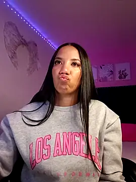 Snapshot of SallyWhitee chatting on February 2026 07:35:01 AM SallyWhitee online show from February 2026 07:35:01 AM