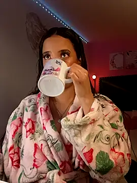 SallyWhitee online show from March 2026 04:33:01 AM