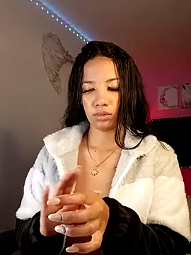 SallyWhitee online show from April 2026 06:11:02 AM
