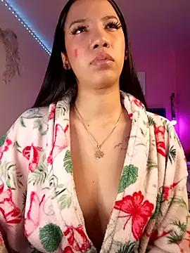 SallyWhitee online show from May 2026 05:22:02 AM