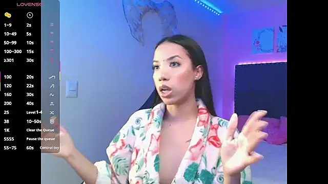 Snapshot of SallyWhitee chatting on September 2025 03:44:01 AM SallyWhitee online show from September 2025 03:44:01 AM