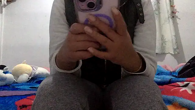 sharonlopez9611 online show from December 2025 03:30:02 AM