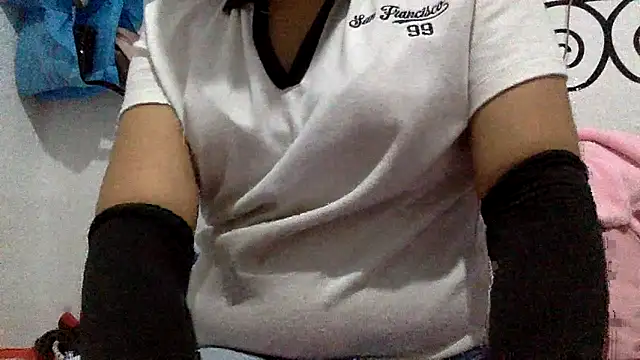 sharonlopez9611 online show from April 2026 05:58:01 AM