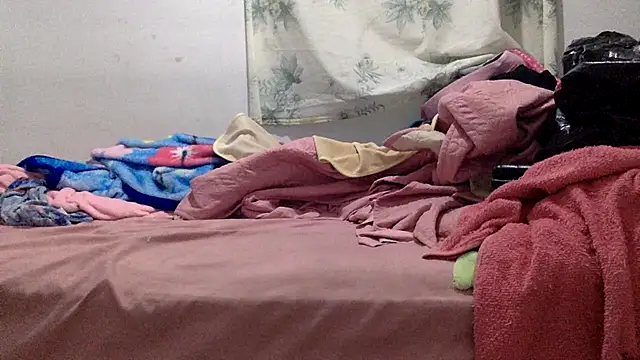 sharonlopez9611 online show from October 2025 04:00:01 AM